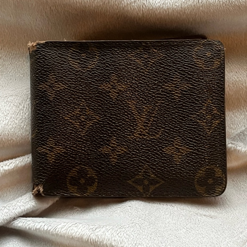 Authentic Vintage Louis Vuitton Bi-Fold Wallet